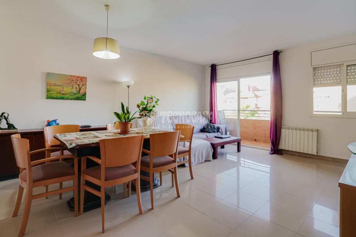 Sala d'estar de Pis en venda en Sant Boi de Llobregat amb Calefacció, Terrassa i Balcó