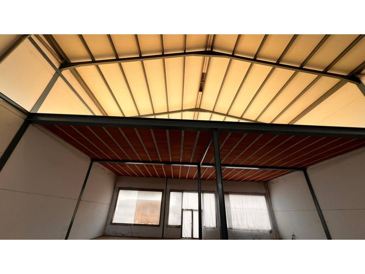 Vista exterior de Nau industrial en venda en La Gineta