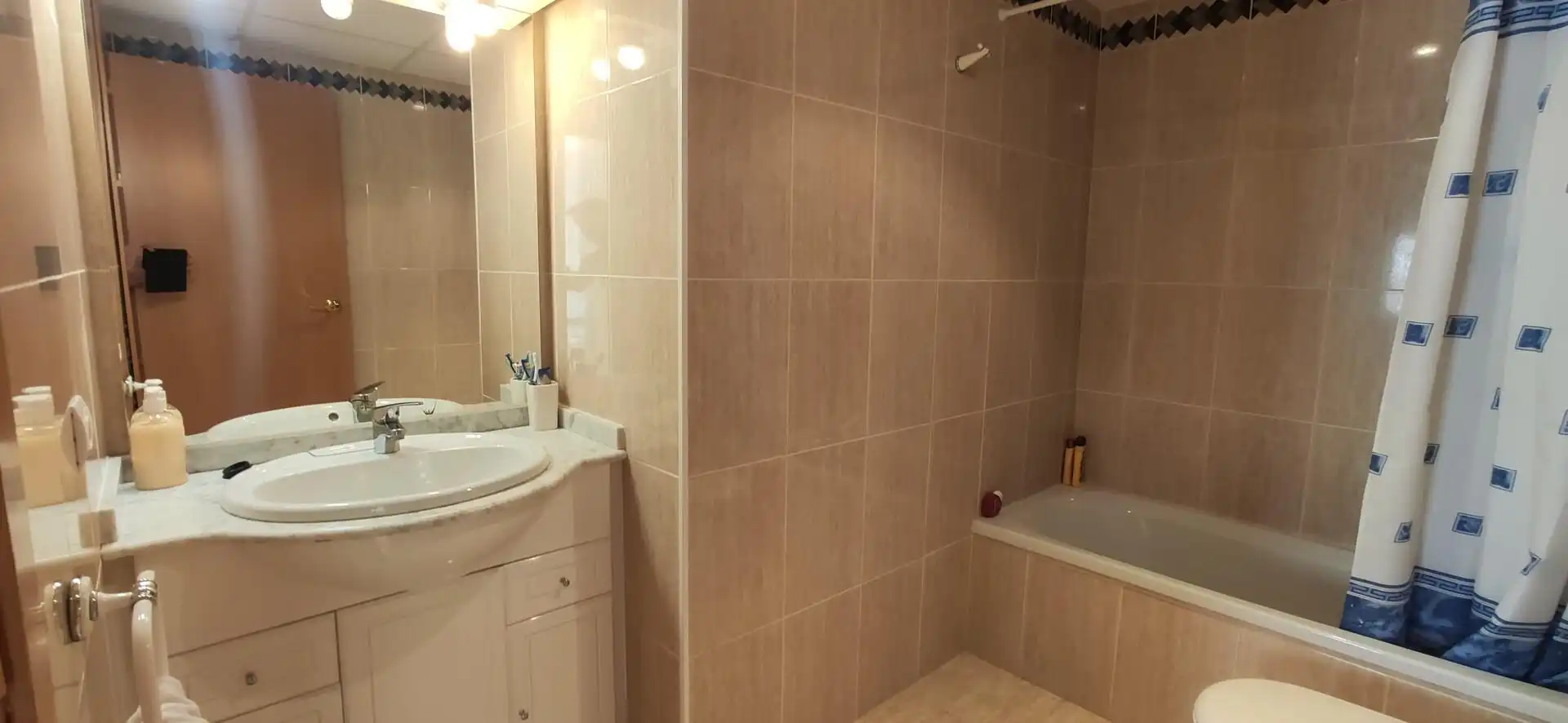Badezimmer von Wohnung zur Miete in La Ràpita mit Möbliert und Balkon
