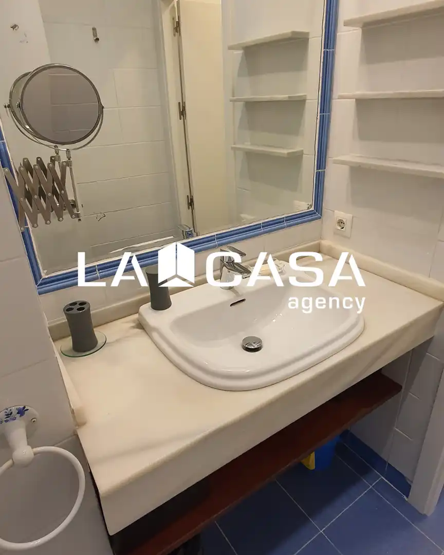 Bathroom of Flat for sale in Sevilla  with Terrace and Storage room