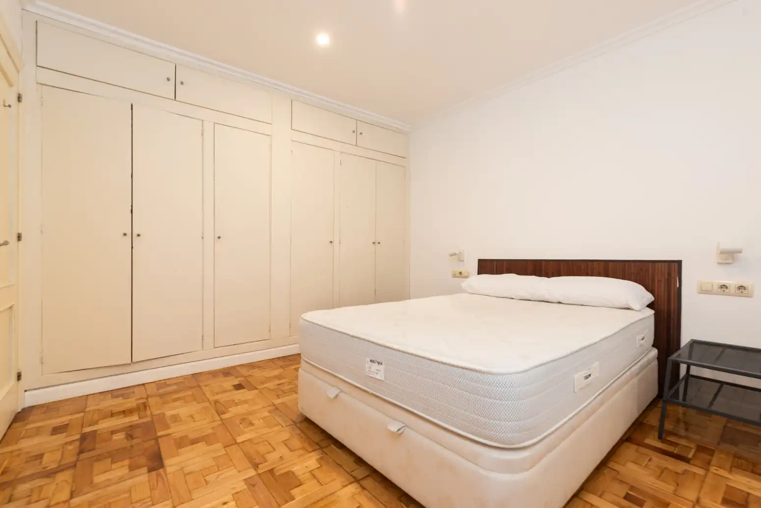 Habitación de Piso en venta en Oviedo  con Calefacción y Parquet