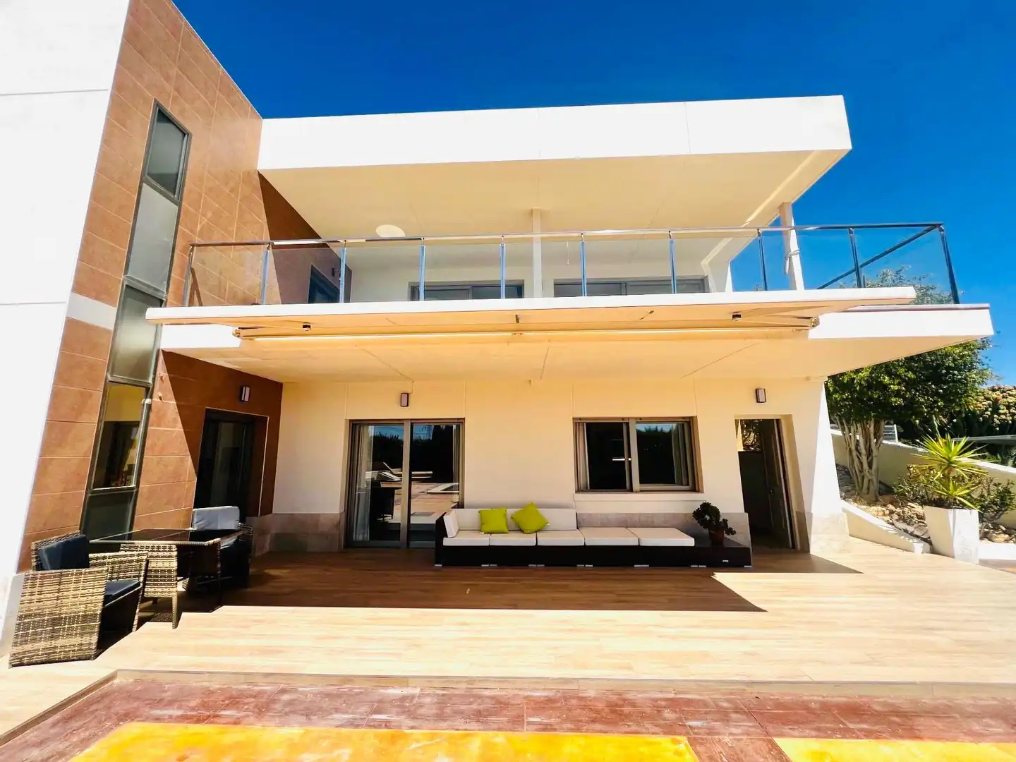 Terrassa de Casa o xalet en venda en Elche / Elx amb Aire condicionat, Calefacció i Jardí privat