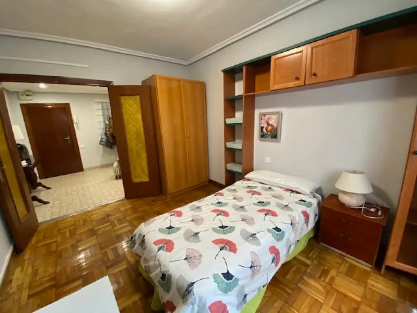 Habitación de Piso de alquiler en Oviedo  con Calefacción y Amueblado