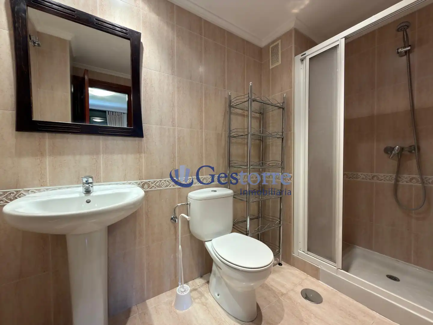Flat for rent in Oviedo - Calle Favila, Parque del Oeste