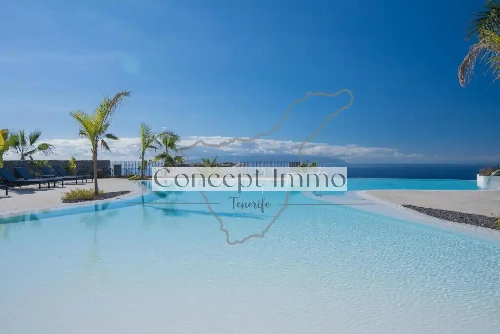 Vista exterior de Planta baja en venta en Guía de Isora con Aire acondicionado, Jardín privado y Terraza