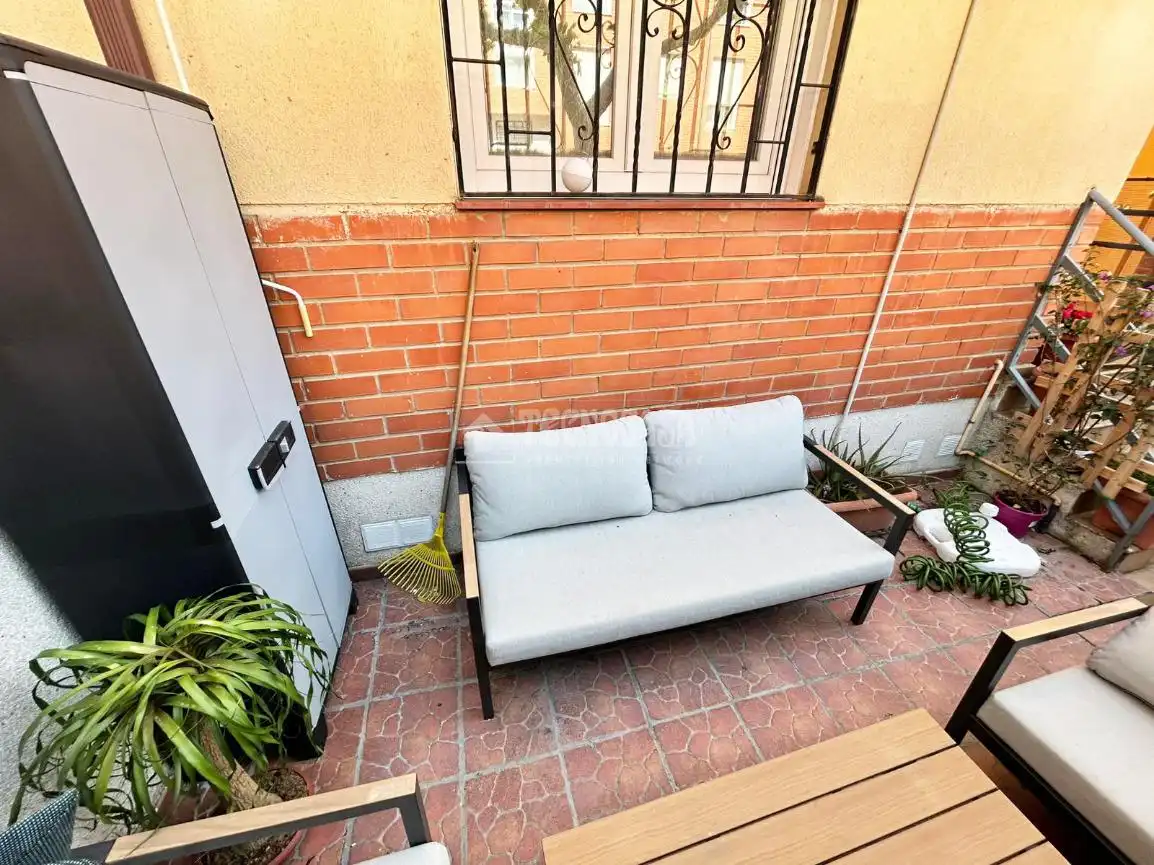 Terrassa de Casa adosada en venda en La Puebla de Alfindén amb Calefacció