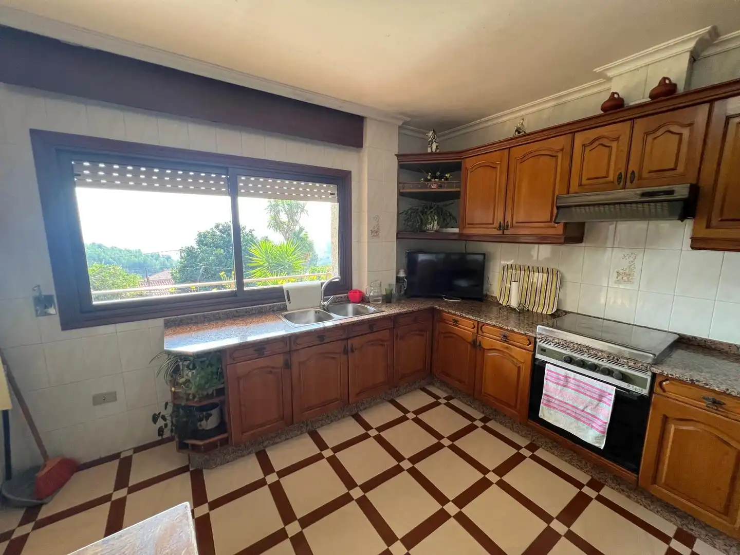 Cocina de Casa o chalet en venta en As Neves   con Calefacción, Jardín privado y Trastero