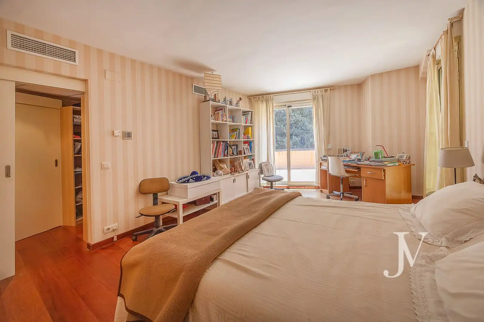 Dormitori de Casa o xalet en venda en Pozuelo de Alarcón amb Aire condicionat, Calefacció i Jardí privat