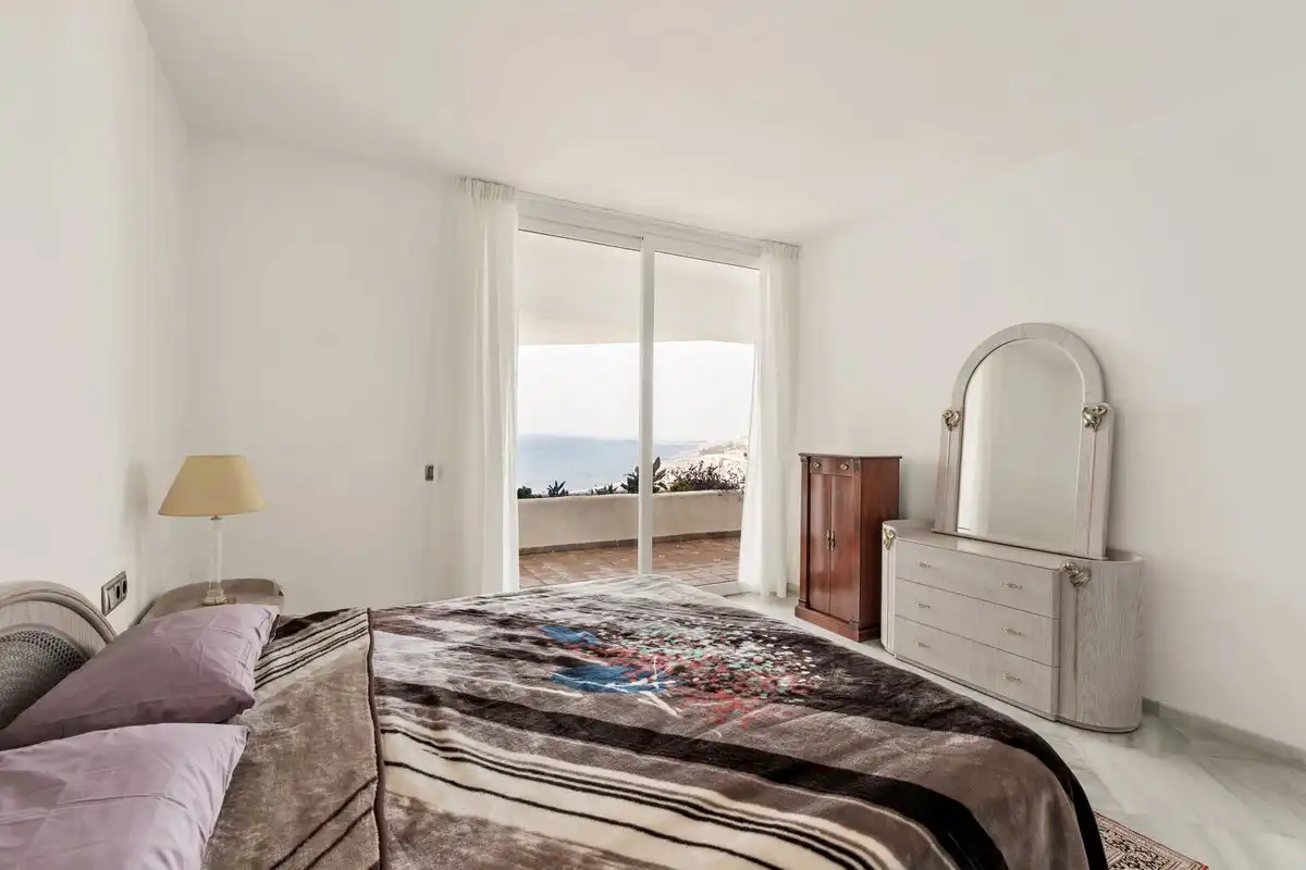 Habitación de Apartamento en venta en Torremolinos con Aire acondicionado, Terraza y Piscina comunitaria