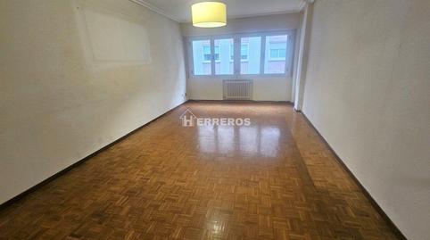 Photo 2 of Flat for sale in Avda. de la Paz, Residencia, La Rioja