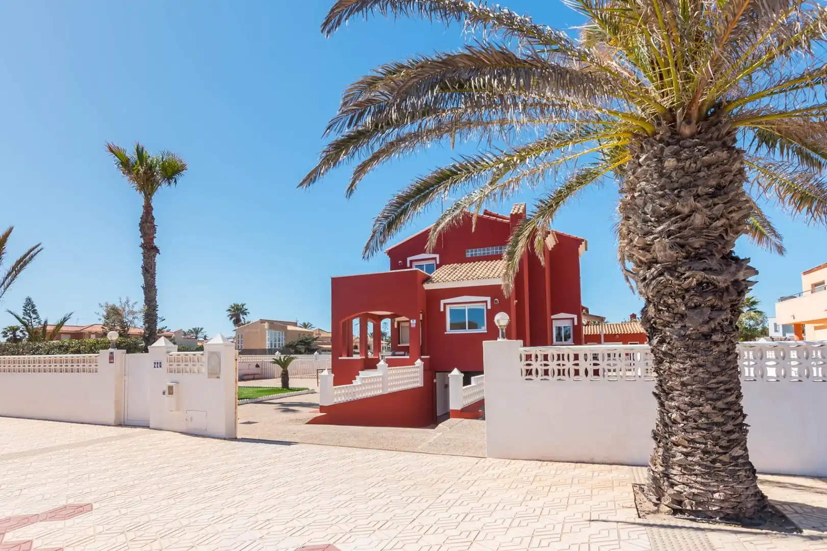 Vista exterior de Casa o chalet en venta en La Manga del Mar Menor con Aire acondicionado, Calefacción y Jardín privado