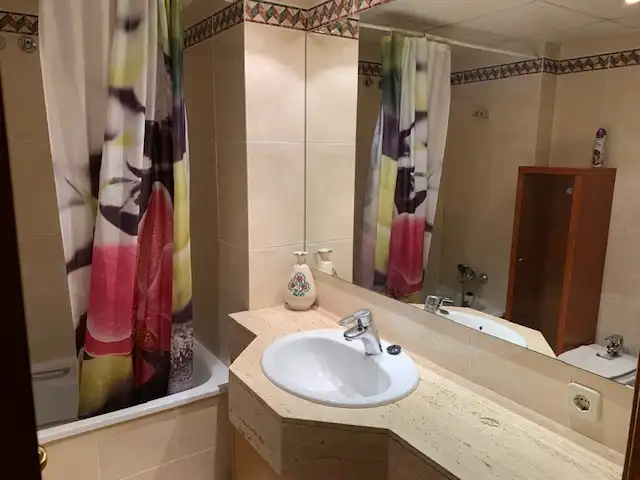 Baño de Ático en venta en Girona con Aire acondicionado, Calefacción y Parquet