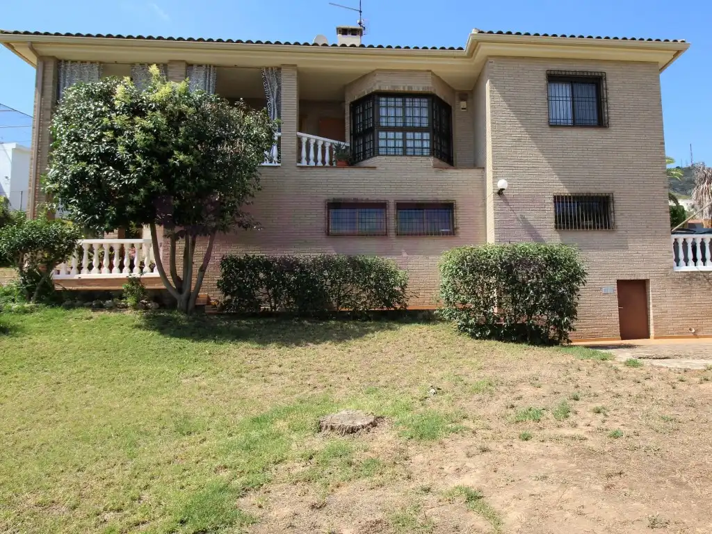 Vista exterior de Casa o chalet en venta en Chiva con Aire acondicionado, Calefacción y Amueblado