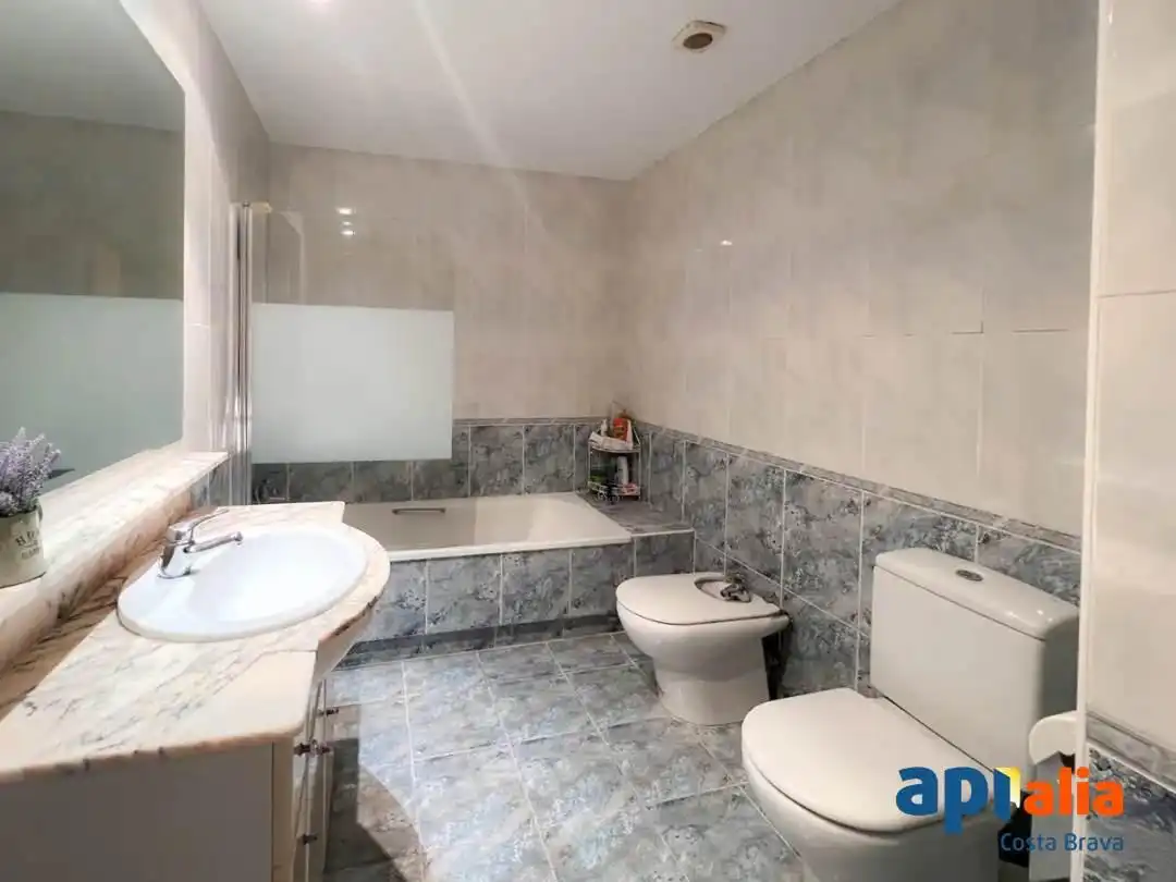 Bathroom of Apartments for sale in Sant Feliu de Guíxols  with Heating