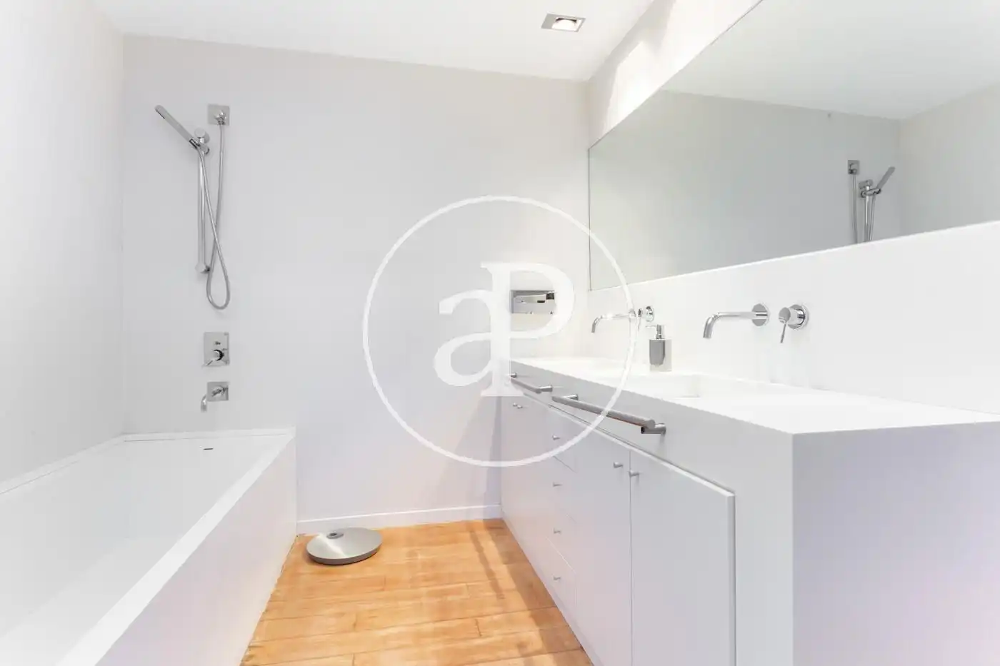 Bathroom of Houses for sale in Sagunto / Sagunt  with Air Conditioner, Heating and Private garden