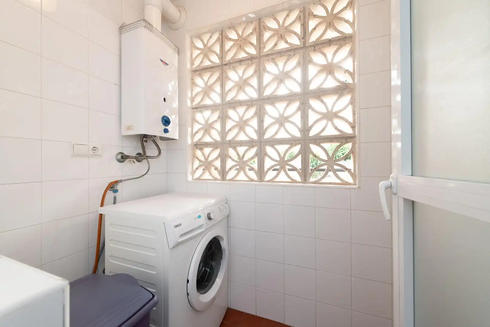 Baño de Piso en venta en Rincón de la Victoria con Aire acondicionado, Terraza y Piscina comunitaria