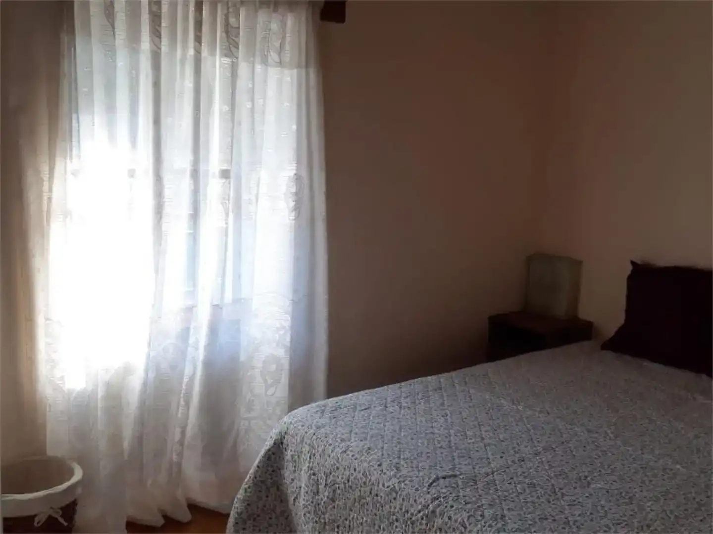Dormitori de Casa adosada en venda en Riotuerto amb Balcó