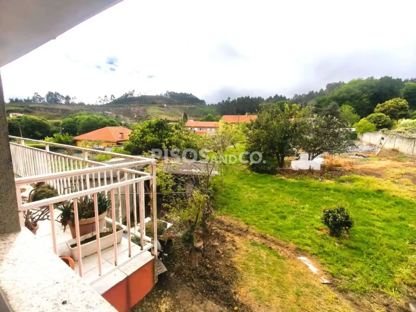 Vista exterior de Casa o chalet en venta en Culleredo con Calefacción, Terraza y Amueblado