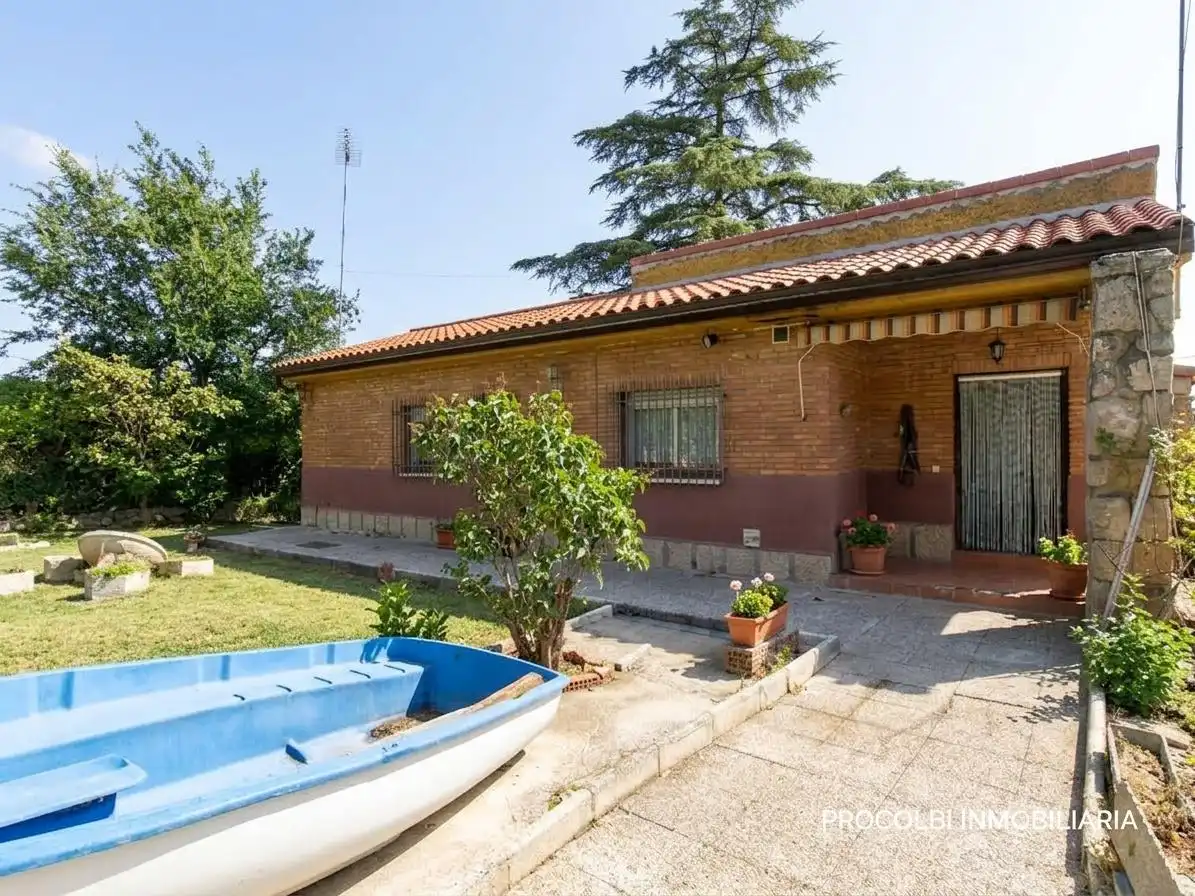 Casa con giardino in vendita a Calle Falla