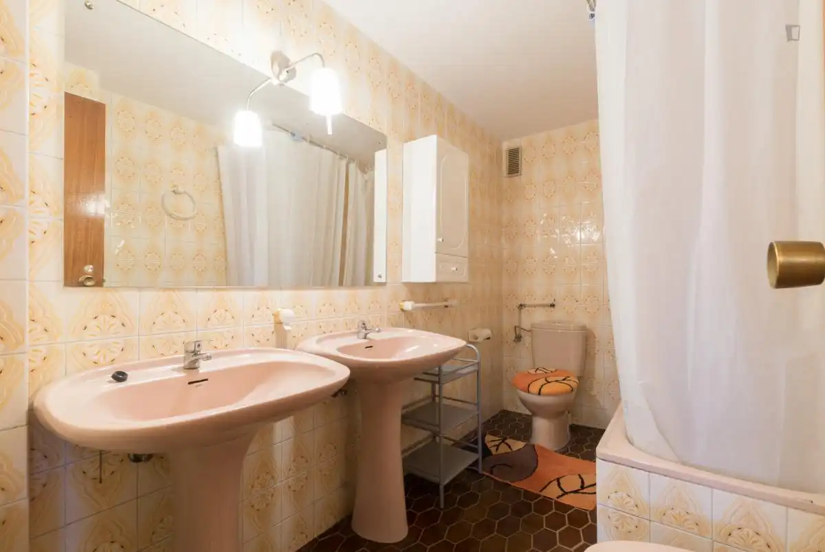 Room in Caballería Española