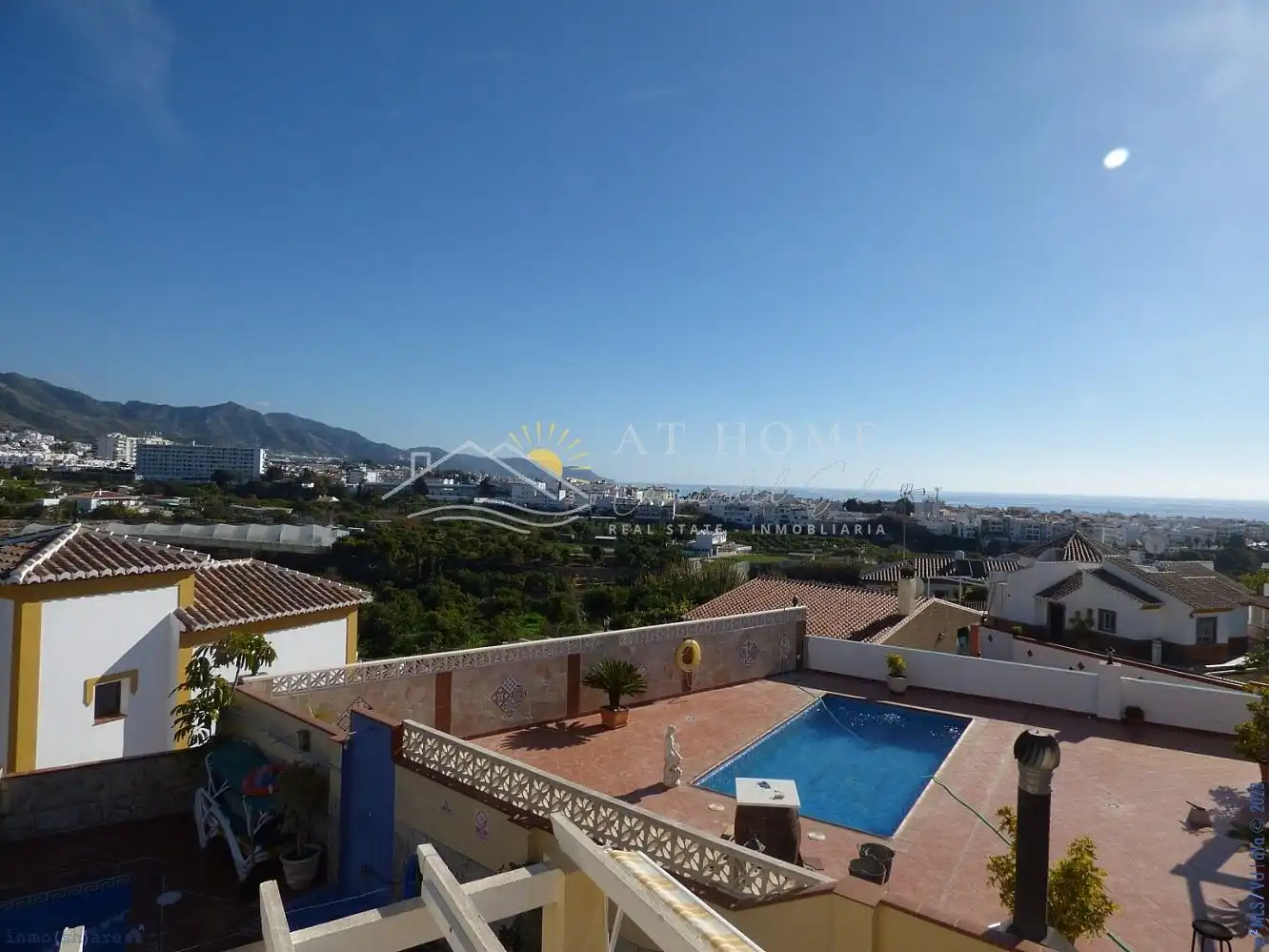 Vista exterior de Casa o chalet en venta en Nerja con Aire acondicionado, Calefacción y Jardín privado