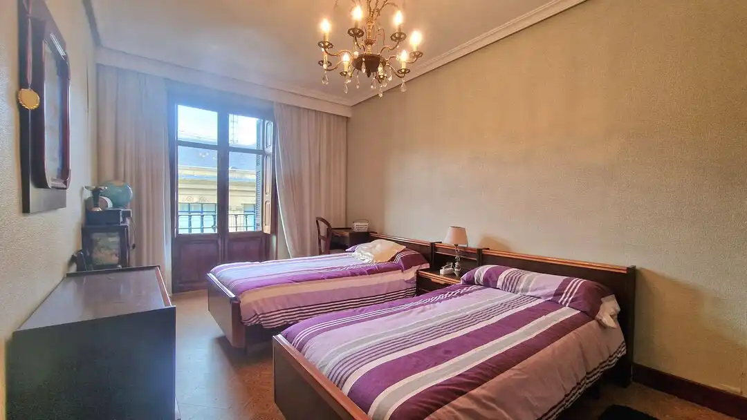 Habitación de Piso en venta en Donostia - San Sebastián  con Calefacción y Balcón