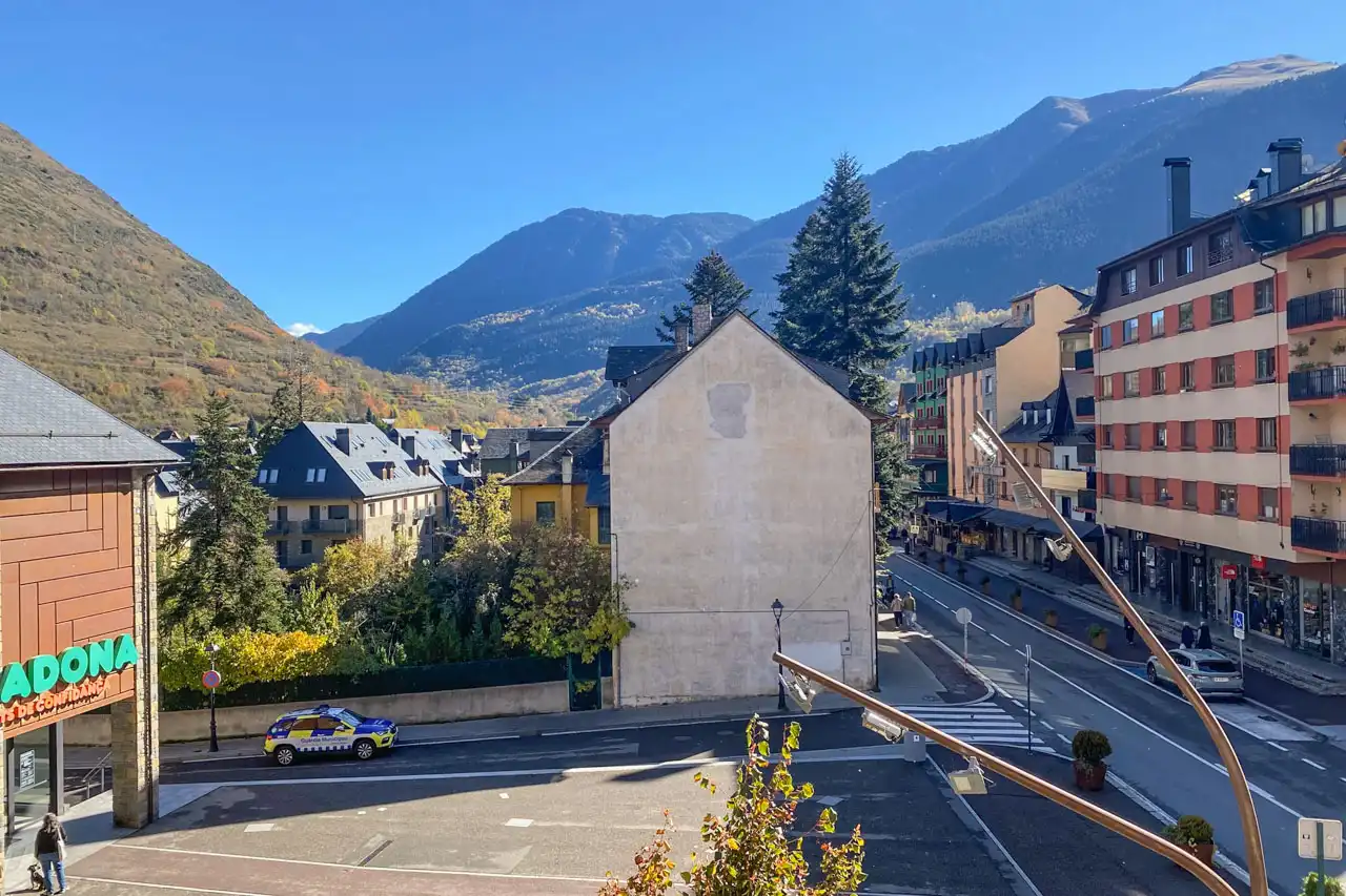 Vista exterior de Apartament en venda en Vielha e Mijaran amb Calefacció, Parquet i Traster