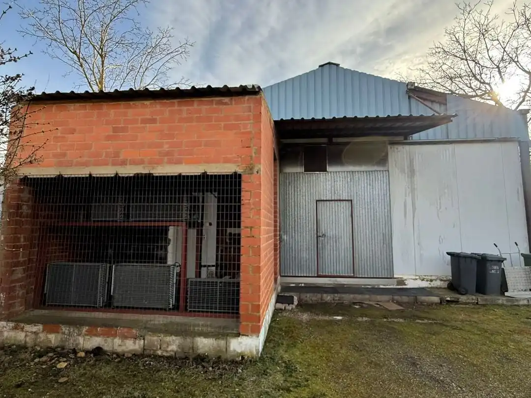 Vista exterior de Local en venta en Villarejo de Órbigo