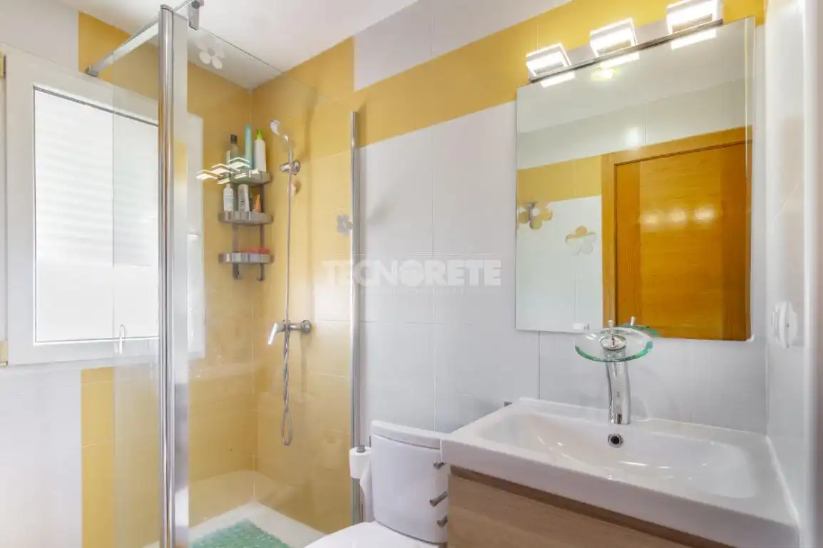 Bathroom of Flat for sale in Toledo  with Heating