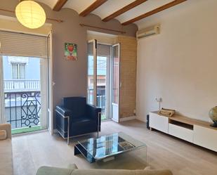 Sala d'estar de Apartament de lloguer en  Valencia Capital amb Aire condicionat, Terrassa i Balcó