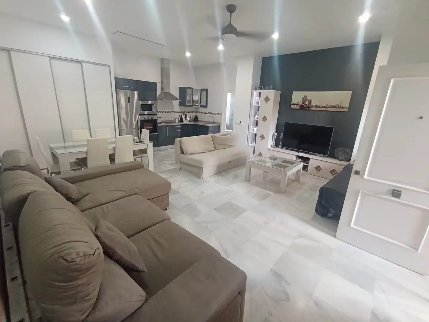 Sala d'estar de Pis en venda en Chipiona amb Calefacció