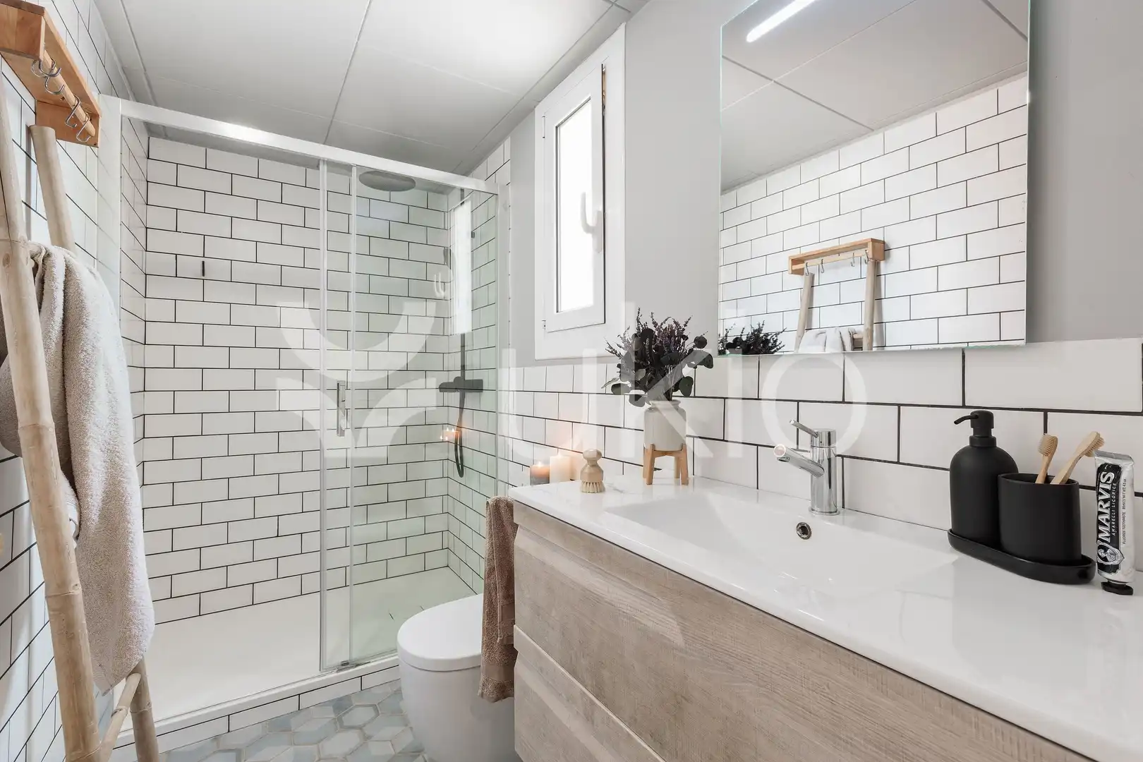 Bany de Apartament de lloguer en Barcelona amb Aire condicionat, Calefacció i Terrassa