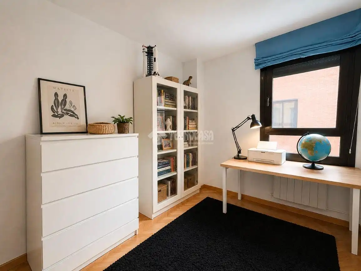 Bedroom of Flat for sale in Madrid  with Air Conditioner and Community pool