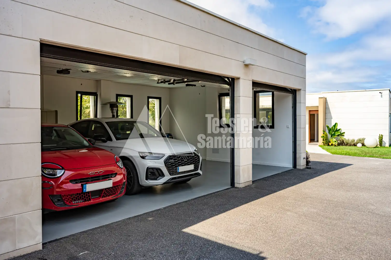Parking de Casa o chalet en venta en Gijón  con Calefacción, Jardín privado y Terraza