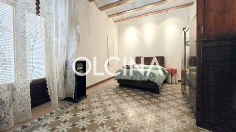 Casa en Biar, Ideal para Reformar con Amplios Espacios y Posibilidades