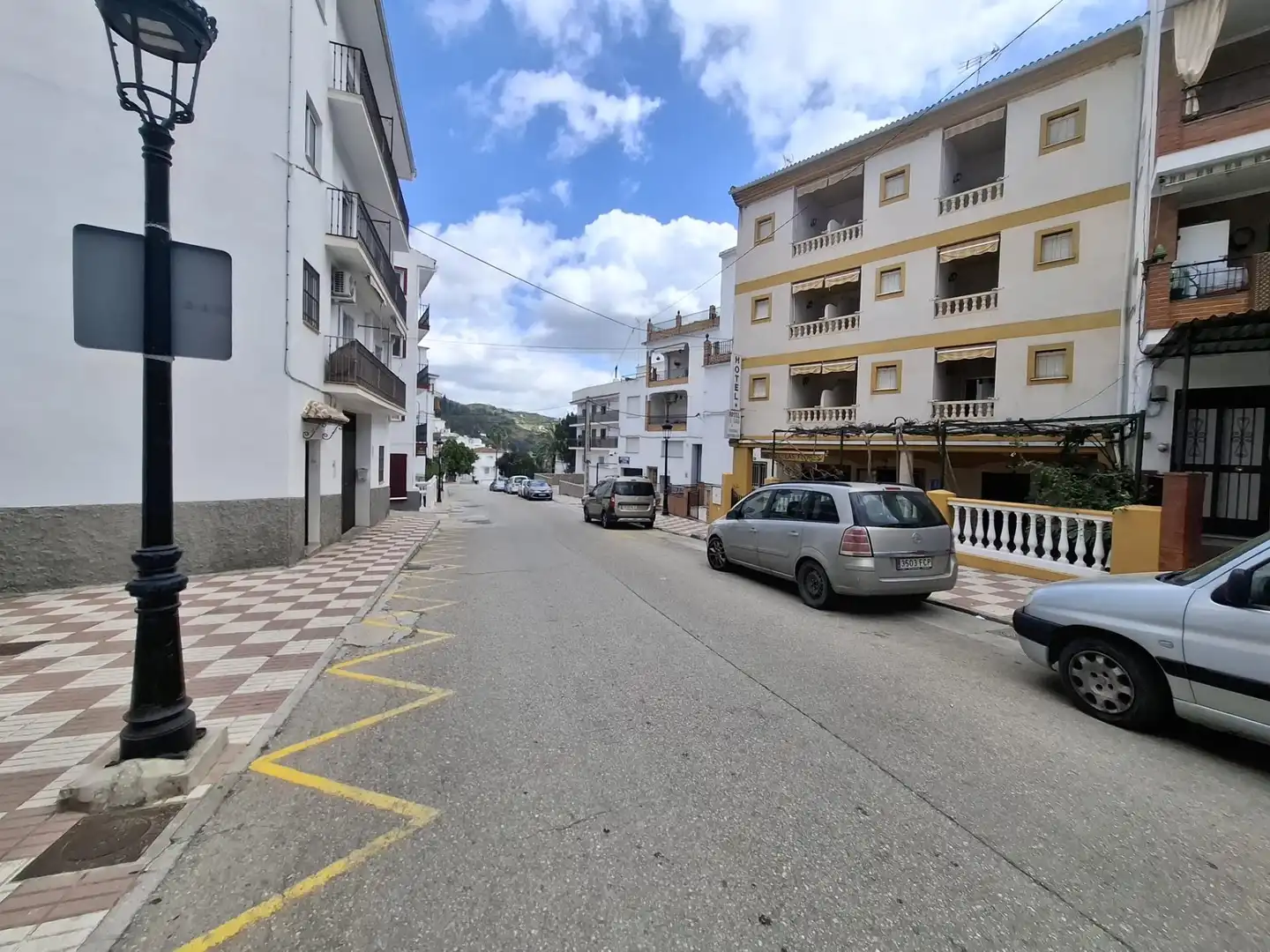 Vista exterior de Edificio en venta en Tolox