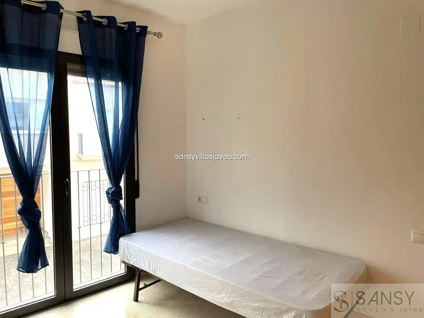 Habitación de Apartamento en venta en Gata de Gorgos con Calefacción, Trastero y Amueblado
