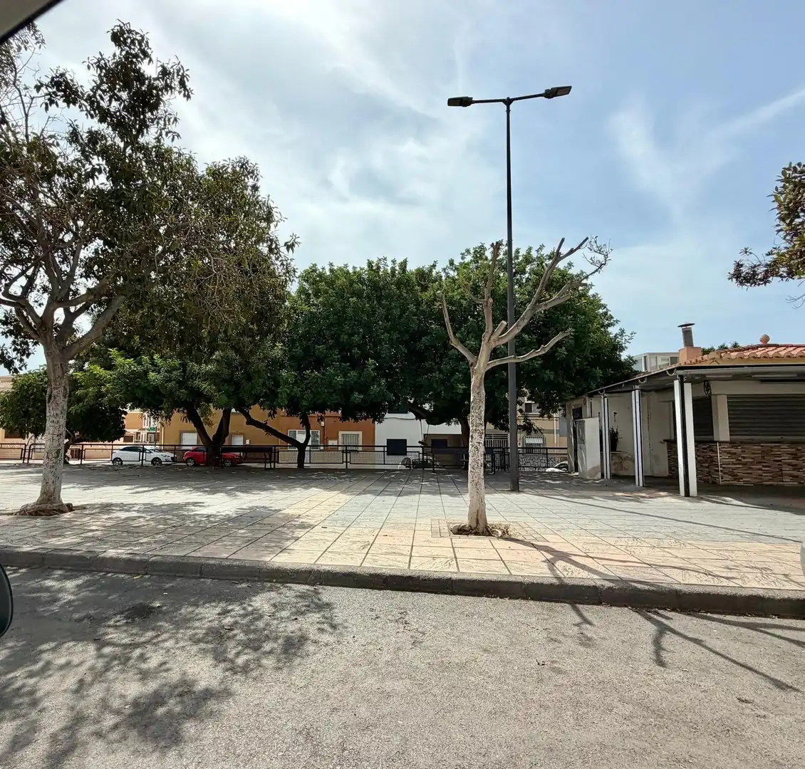 Vista exterior de Piso en venta en Roquetas de Mar con Aire acondicionado y Terraza