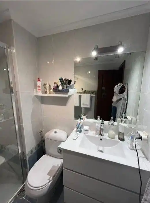 Baño de Piso en venta en Vigo  con Calefacción, Jardín privado y Trastero