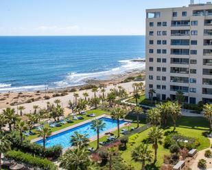 Dormitori de Apartament de lloguer en Torrevieja amb Aire condicionat, Terrassa i Balcó