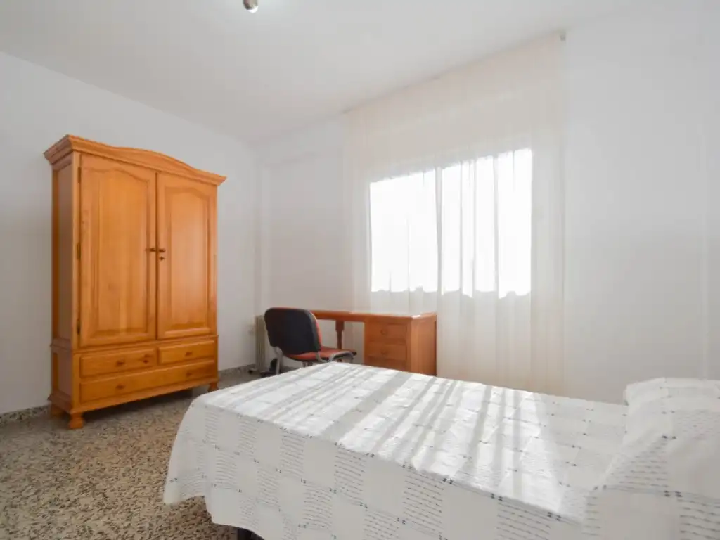 Schlafzimmer von Wohnung zur Miete in Granada mit Möbliert