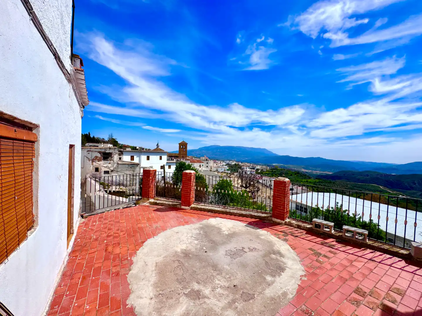 Vista exterior de Casa o xalet en venda en Válor amb Aire condicionat, Calefacció i Terrassa