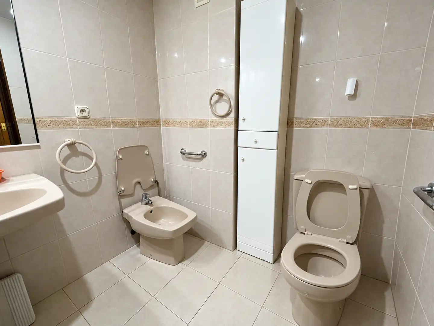 Bathroom of Flat for sale in Patraix