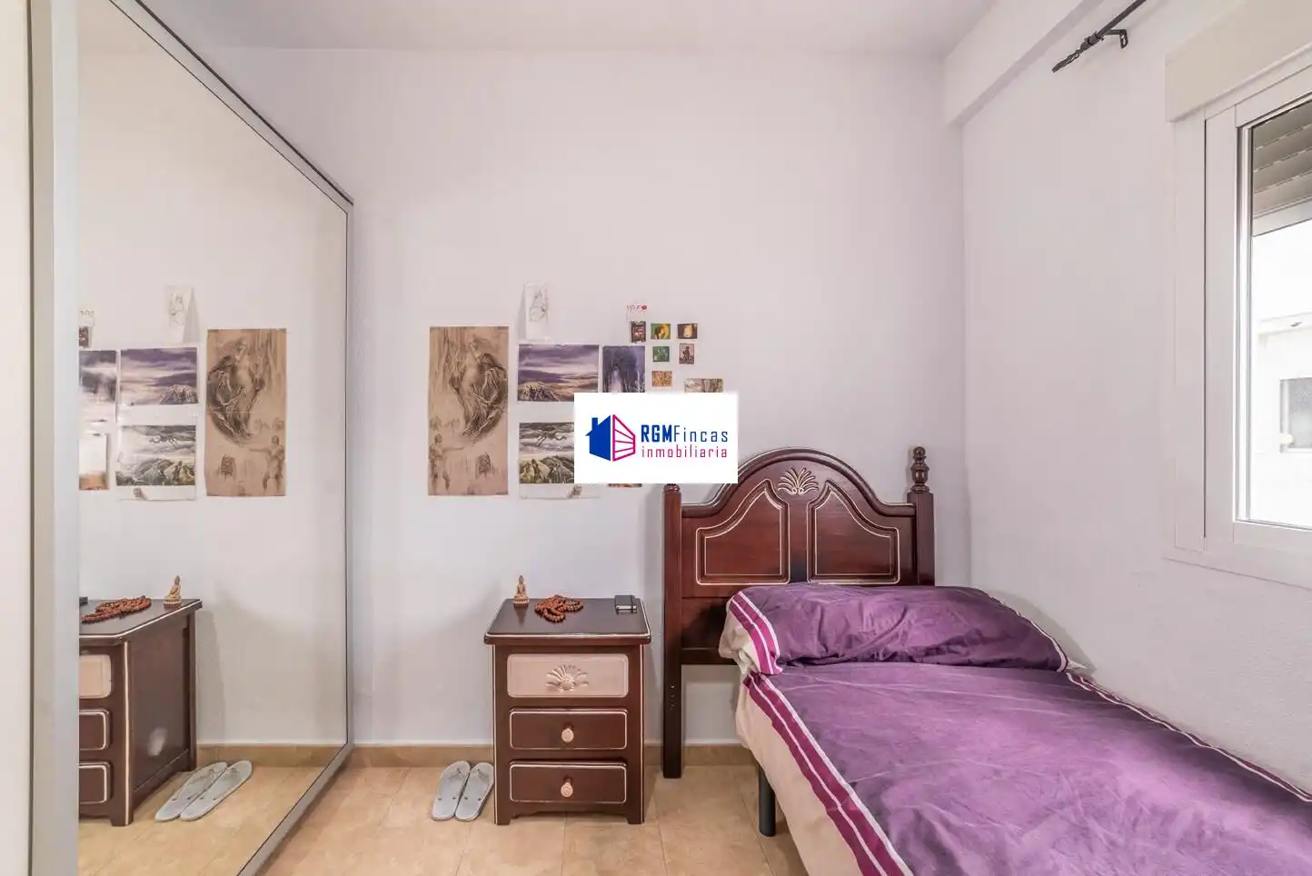 Bedroom of Flat for sale in Sevilla  with Air Conditioner, Furnished and Balcony