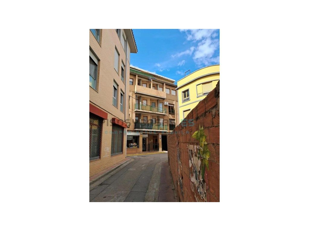 Exterior view of Flat for sale in Épila  with Terrace, Furnished and Oven