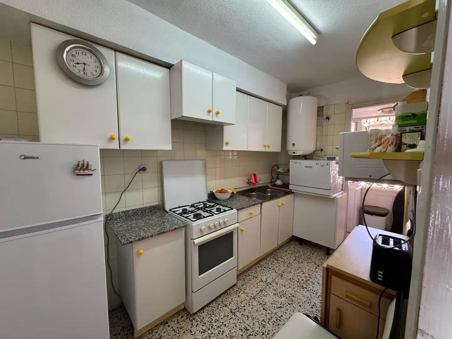 Kitchen of Apartments for rent in El Campello  with Terrace, Furnished and Oven