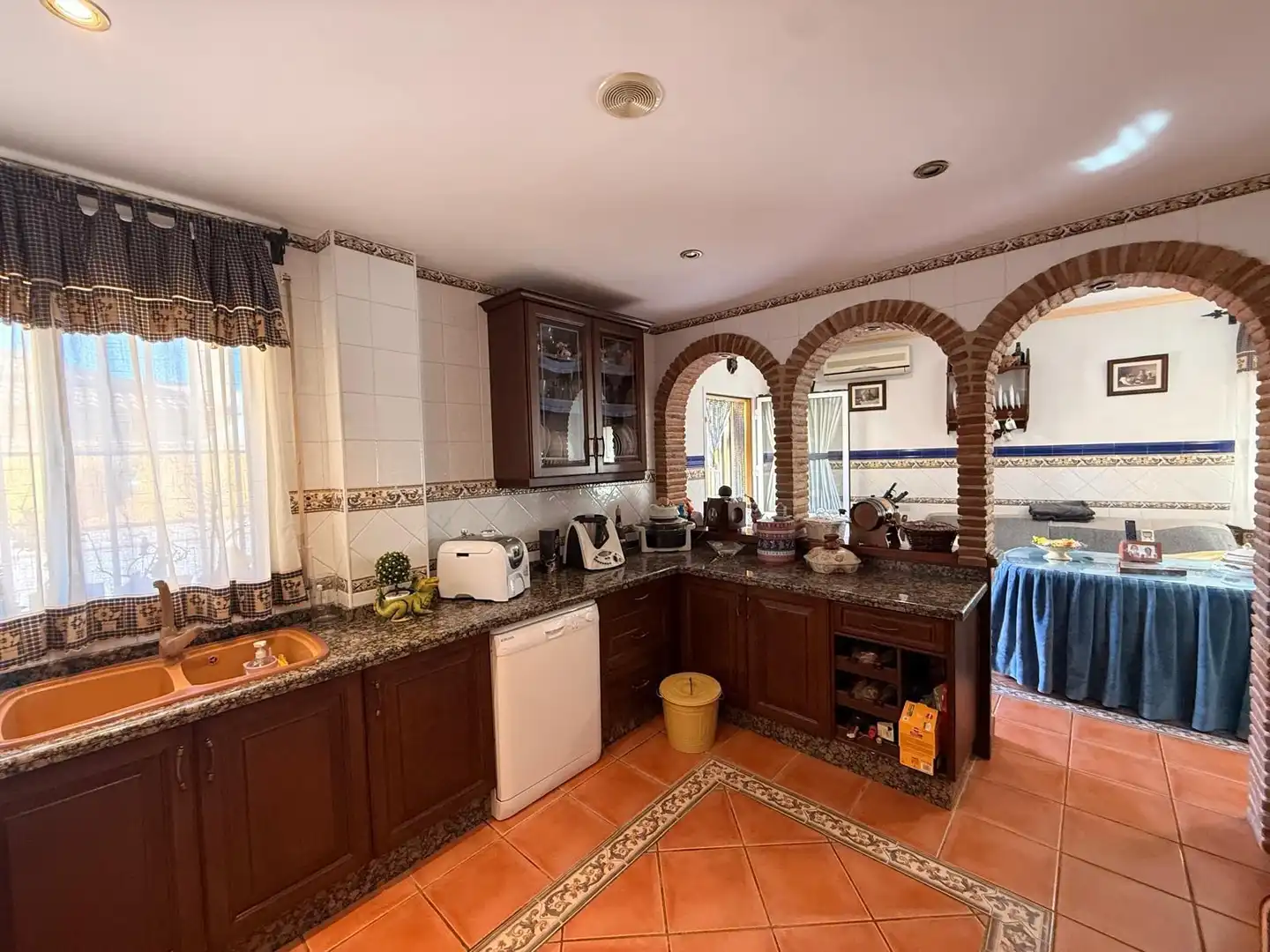 Cuina de Casa o xalet en venda en Antequera amb Aire condicionat, Jardí privat i Terrassa