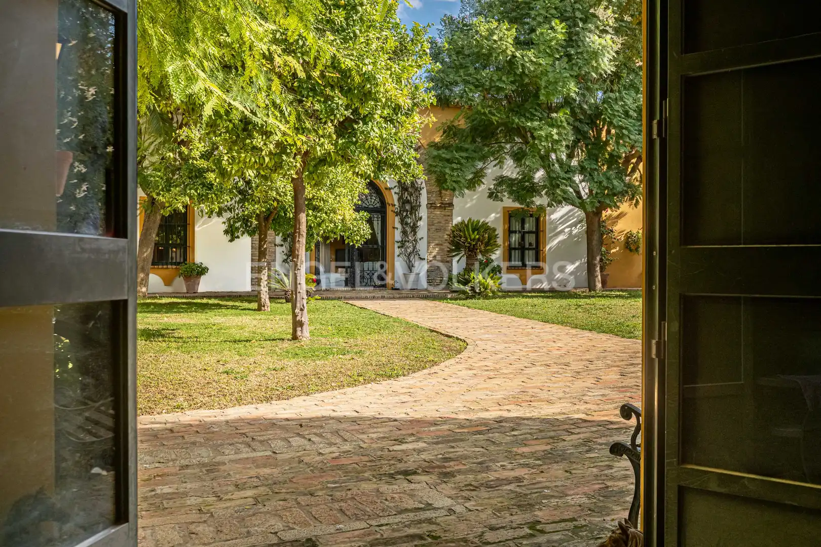 Vista exterior de Casa o chalet en venta en Umbrete con Calefacción, Jardín privado y Piscina