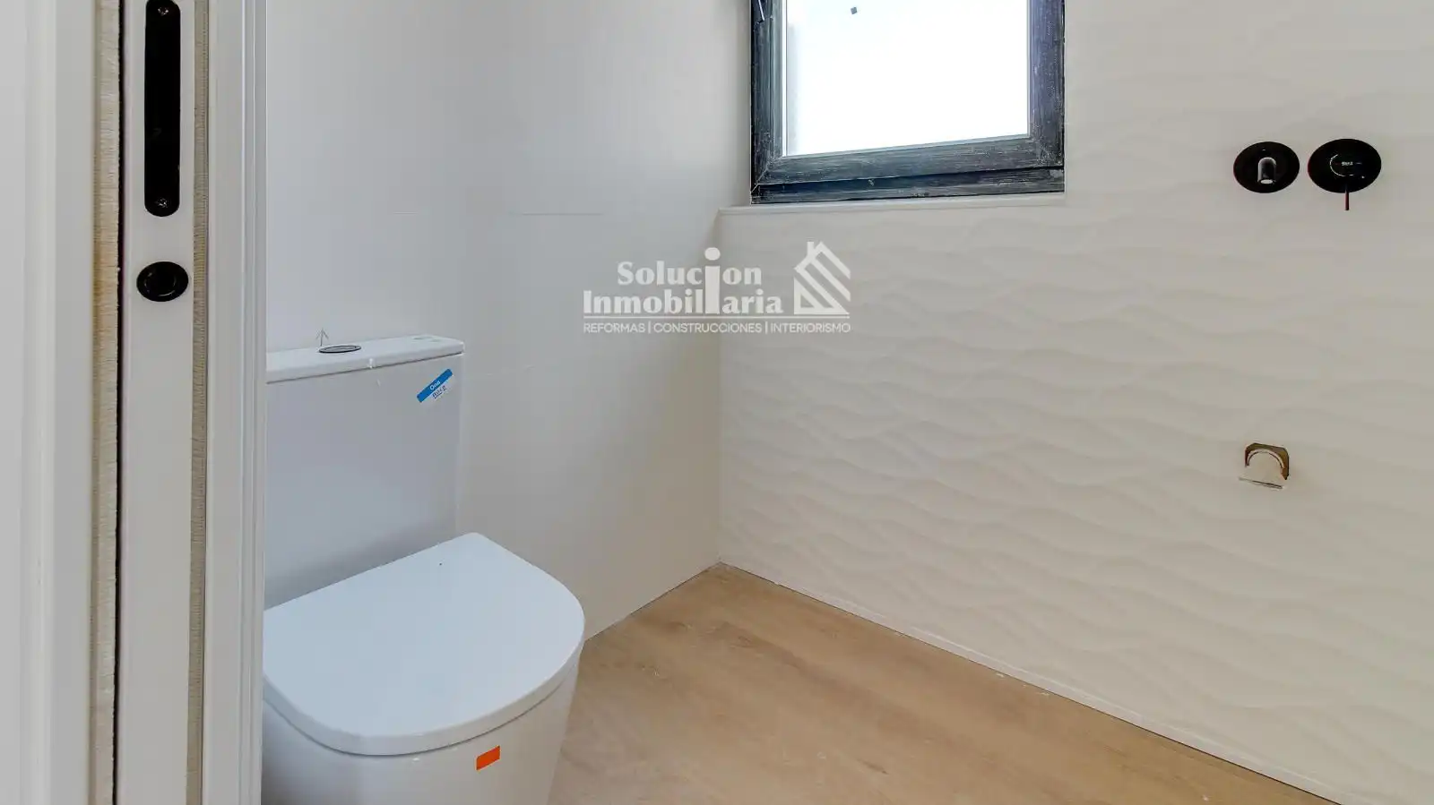 Bathroom of Detached homes for sale in Carbajosa de la Sagrada  with Heating, Terrace and Storage room