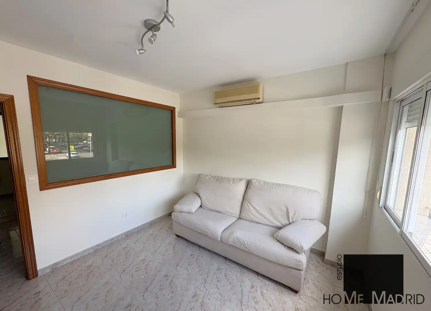 Wohnung zur Miete in Calle de La Bañeza, Pilar